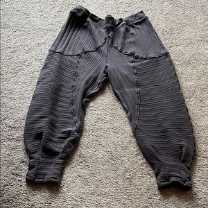 Free People lounge pants cropped harem style size small